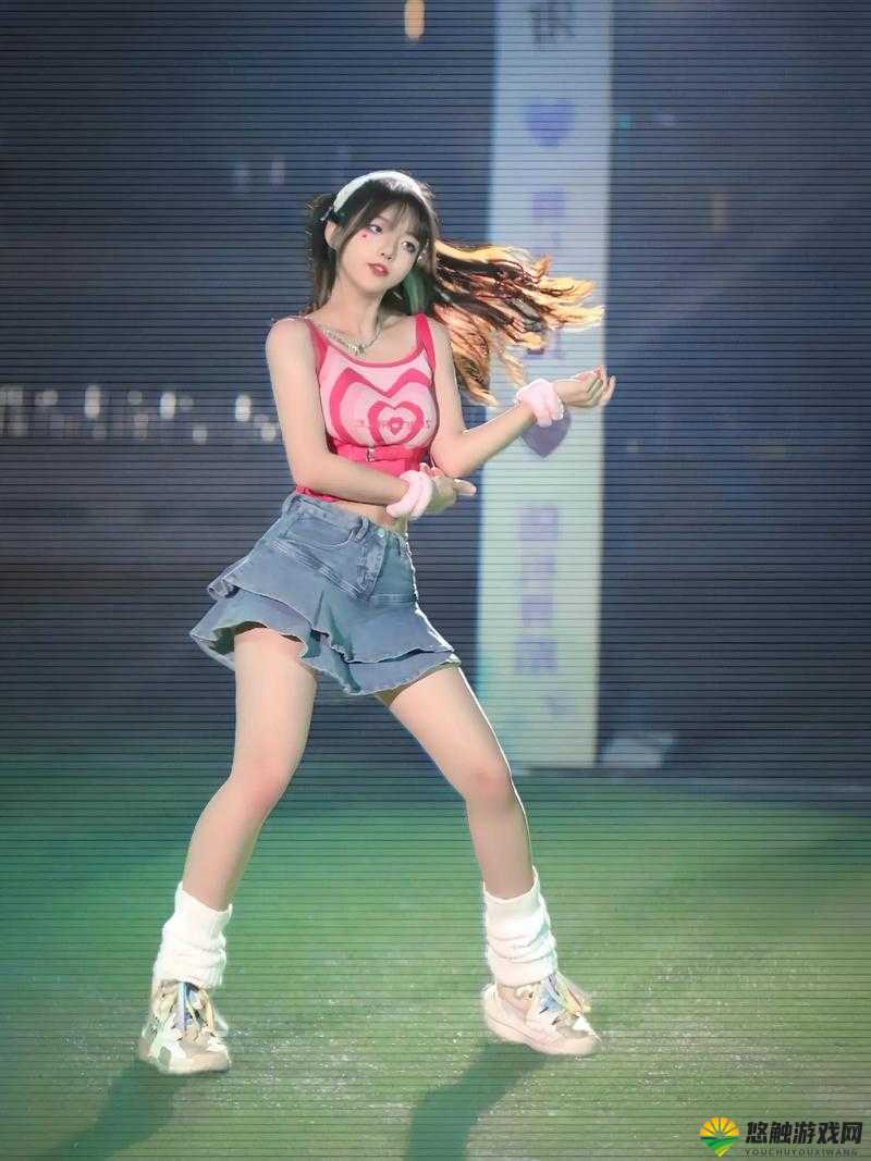 女生 QQ 弹弹跳舞视频:活力舞动尽显青春风采
