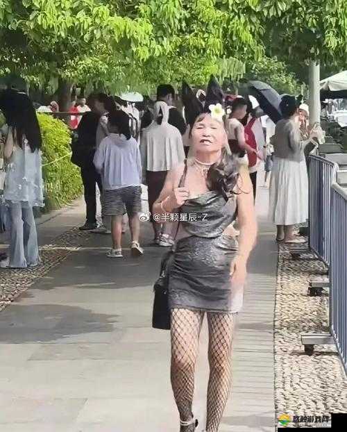 另类老妞 BwBwBw:独特魅力引领别样潮流风尚