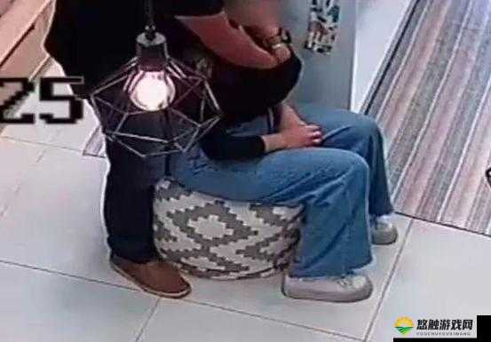 按摩师扒开腿揉捏花蒂并询问我大吗这一特殊行为相关