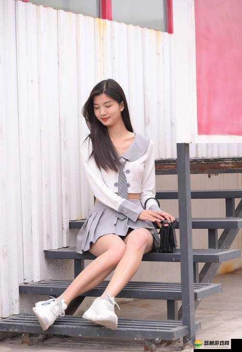 少女 B 站服：展现青春活力的独特时尚服饰