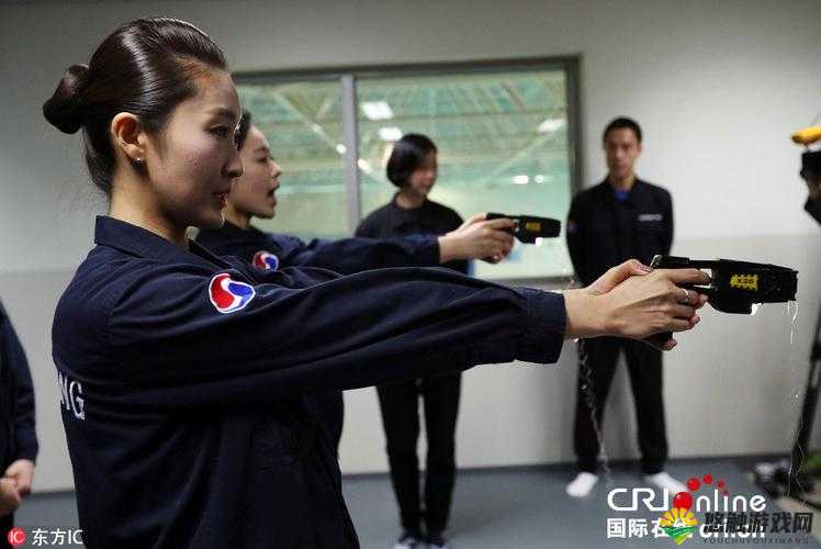 空乘服务中令人震惊的一幕：颜射事件引发广泛关注