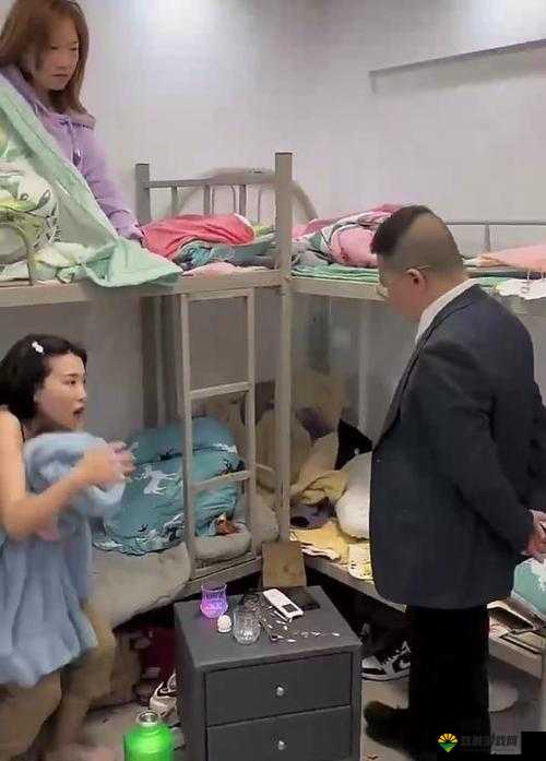 男子睡完下铺的女的又去睡上铺的这一行为引发的思考与争议