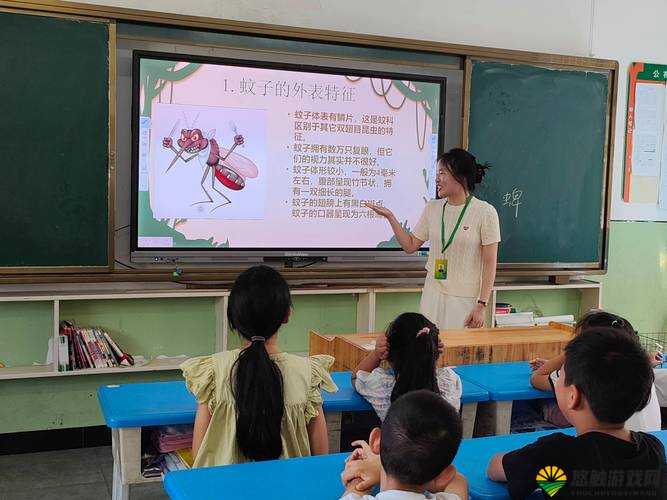 生物课老师让同学们亲自体验:探索生命奥秘的奇妙之旅