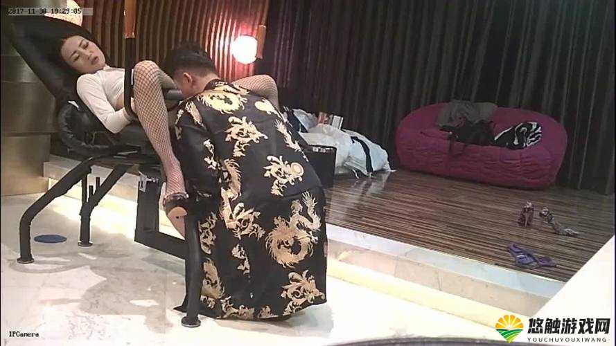 网红刘婷天台勾引小哥哥性爱引发热议