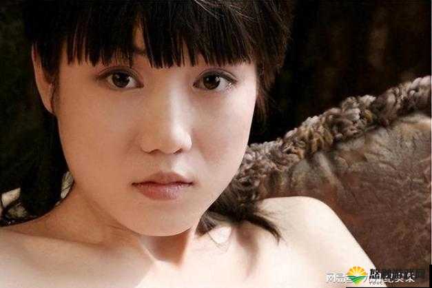 张筱雨大胆人体艺术写真：展现女性身体之美