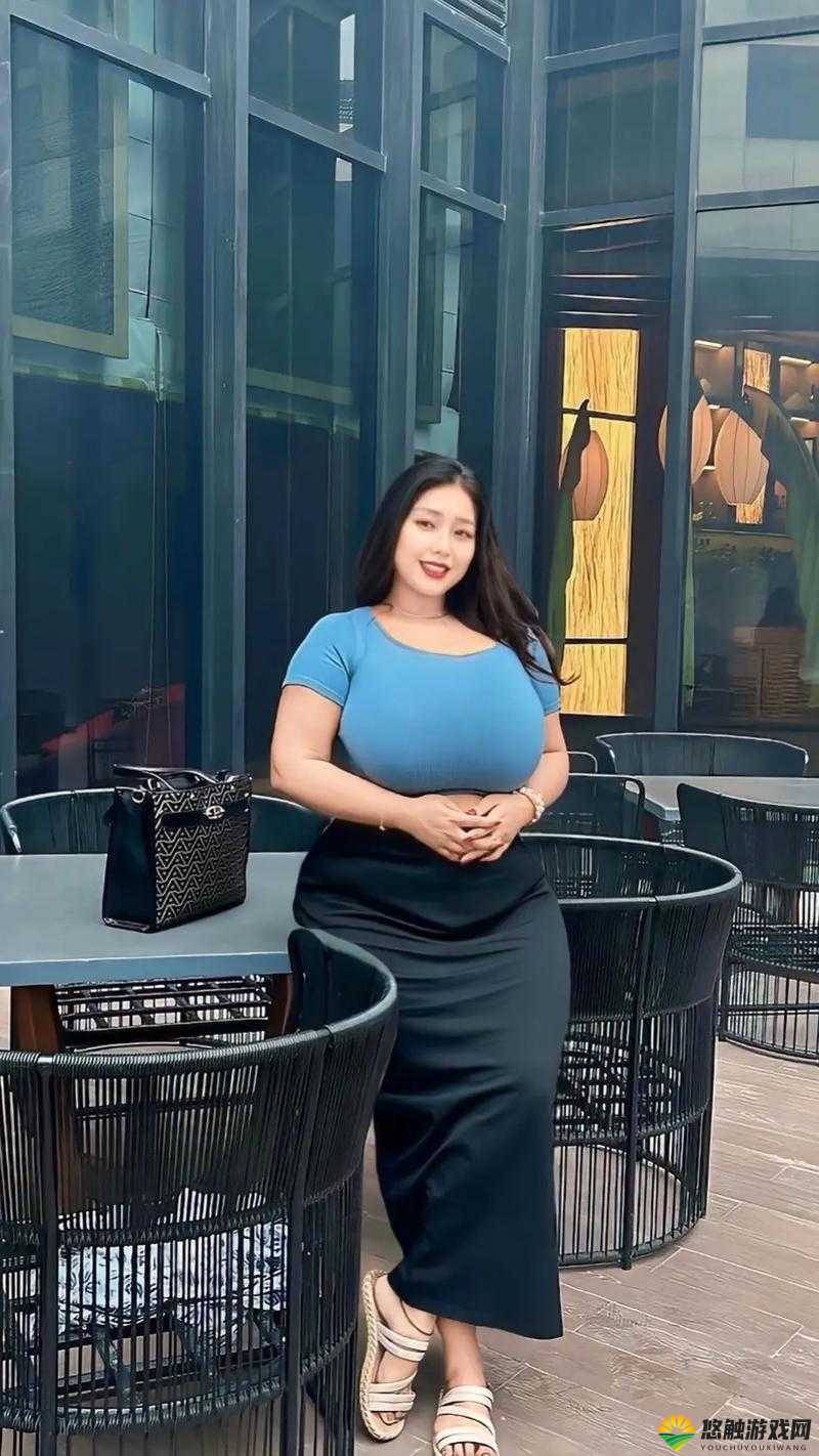 近距离观赏 BBW 特写：探索丰满之美