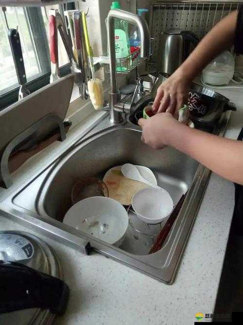厨房索要刷碗：家务劳动中的隐性劳动付出