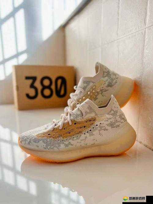 YEEZY380 蜜桃粉和白色 5 哪个更受欢迎?该如何选择?