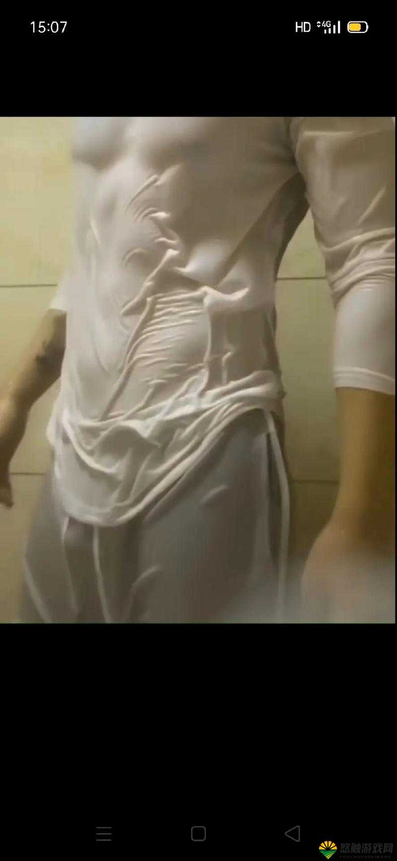 军人掀起衣服含着奶头h男男视频引发热议，网友热议背后的故事与真相大揭秘