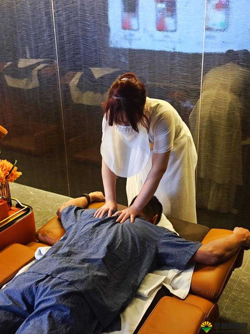 男按摩师把我弄到高潮的真实体验分享：一次意外的放松之旅