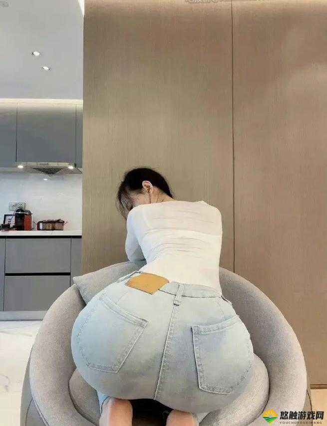 提问：拥有蜜桃臀是一种怎样的体验？做起来到底是什么感觉呢？