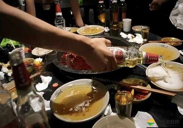 老公请部长家里吃饭全集：家庭聚餐的温馨瞬间与职场人脉的巧妙融合