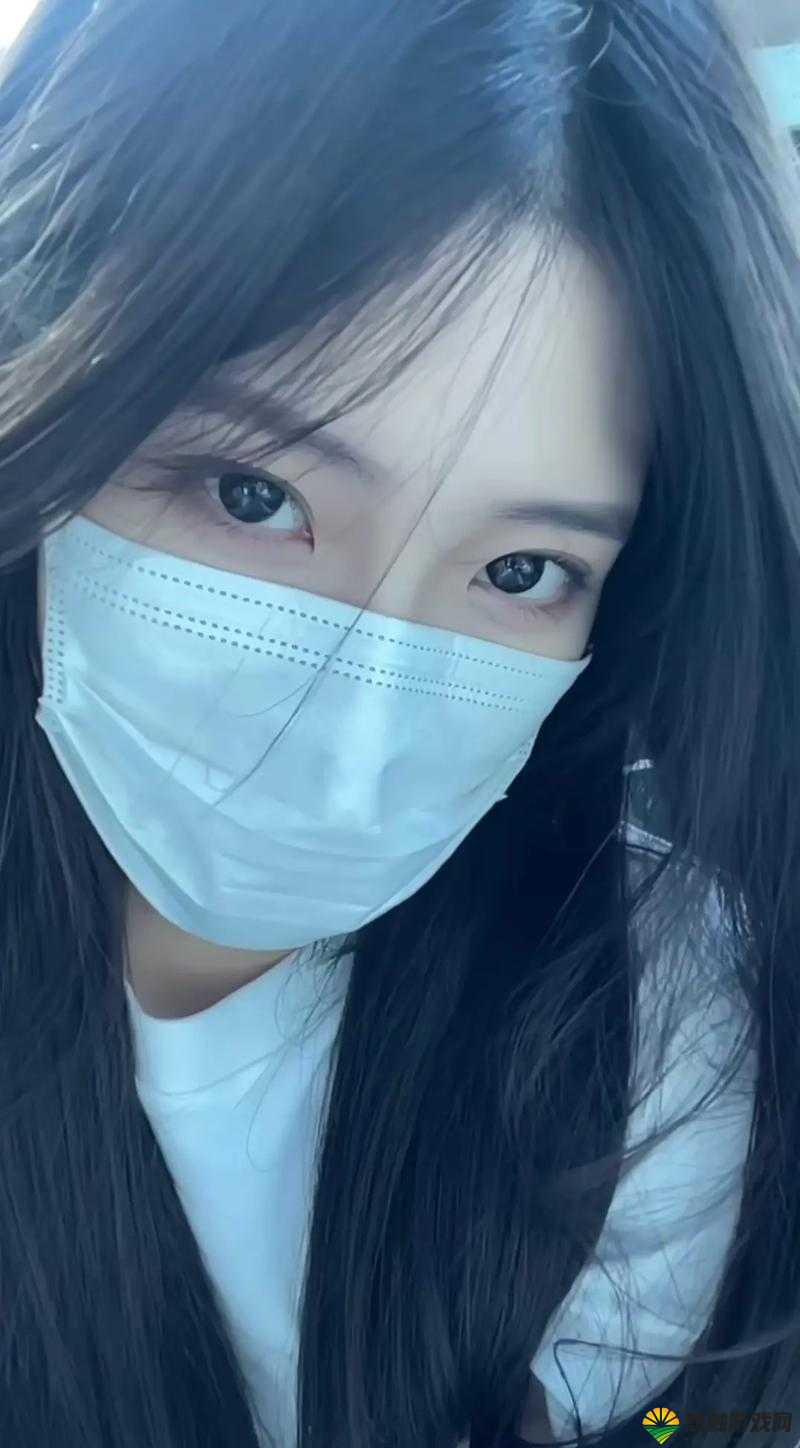 糖心的女主角戴口罩出镜,神秘气质引发网友热议与猜测