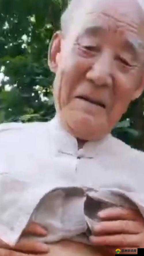 新恋老年微博上的可爱帅老头：网友热议的温暖与魅力，你关注了吗？