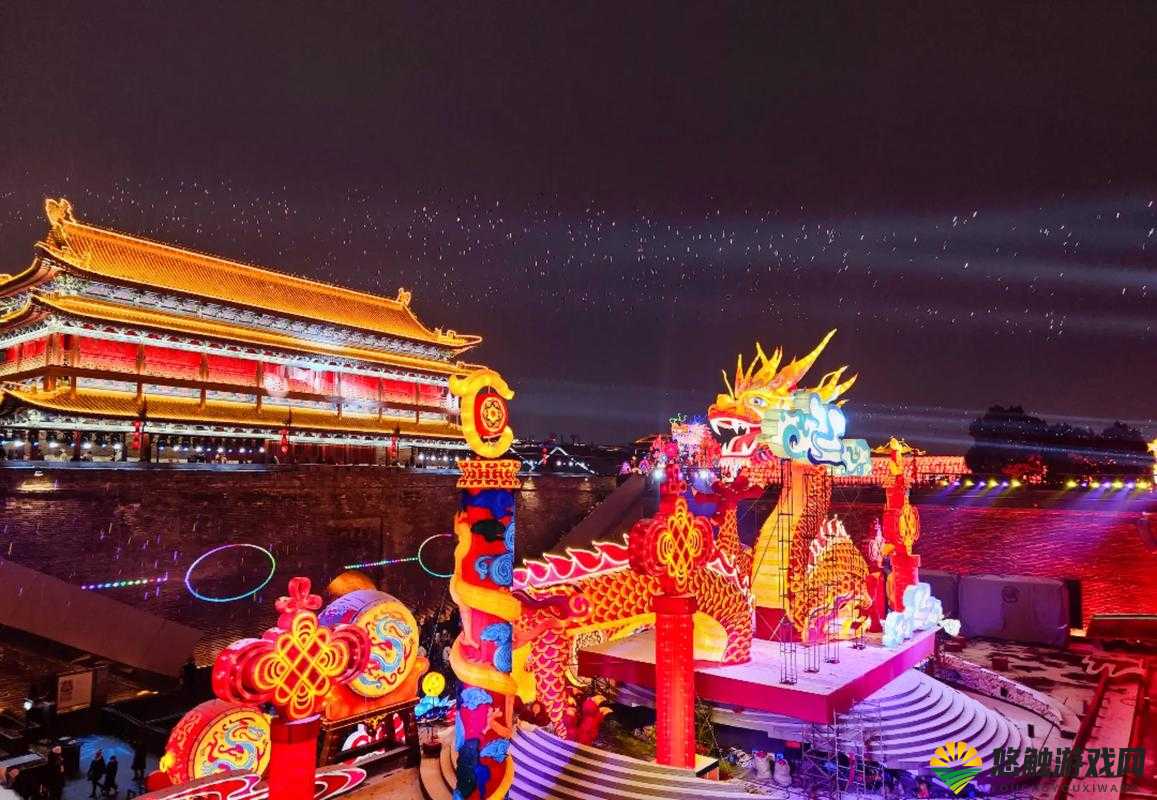 春节期间最美夜景：灯火辉煌的古城墙下，感受传统与现代的完美融合